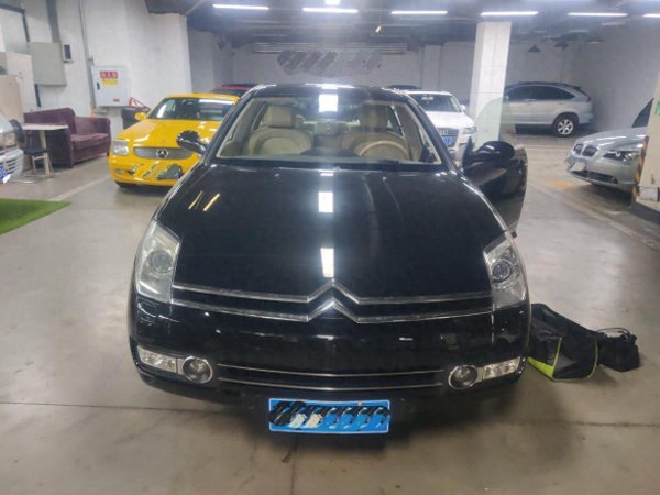 鑫恒盈配资 绝对稀有，你见过60多万的雪铁龙C6吗？车贩子：全国不超过10台