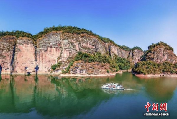 策略吧 福建三明“绿色电网”：青山绿水间的“零碳”实践